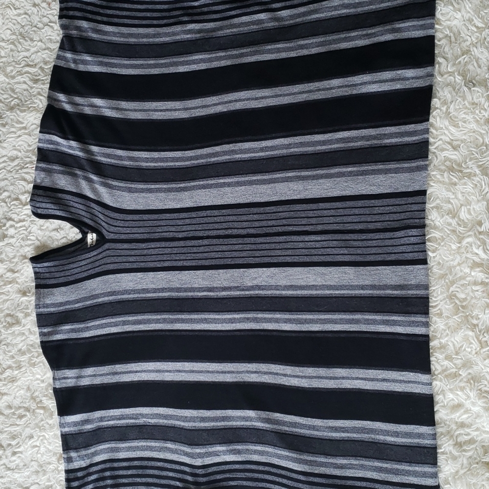 Michael Stars All Stripe Ruana in Black OS - Picture 5 of 9